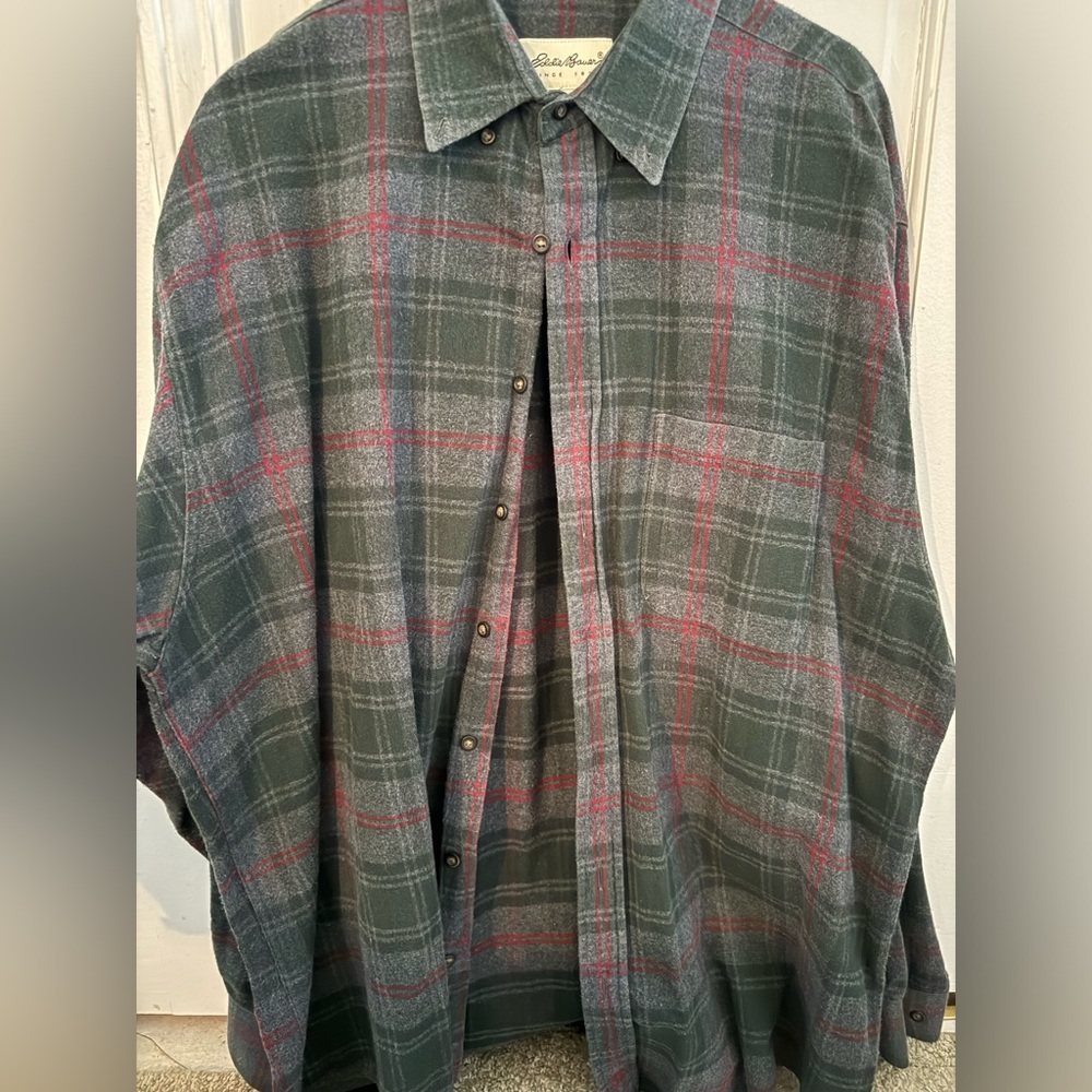 Eddie Bauer paid button down